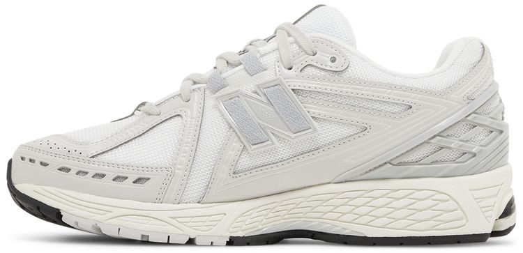 1906R 'Silver Metallic Cream'