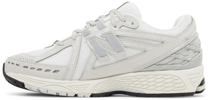 1906R 'Silver Metallic Cream'