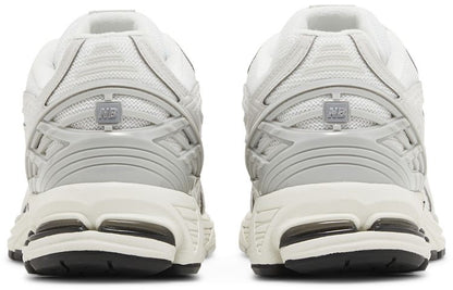 1906R 'Silver Metallic Cream'
