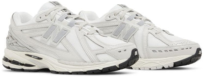 1906R 'Silver Metallic Cream'