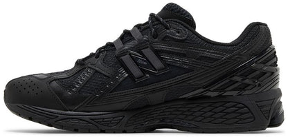 1906U Triple Black