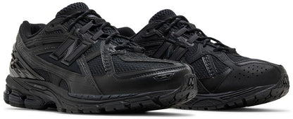 1906U Triple Black